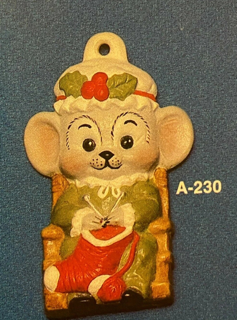 CM0481 - A-230 Alberta's  Knitting Mouse