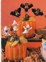 CM0599 - D1680 Dona's Three Pumpkin Poker Bats 5"W