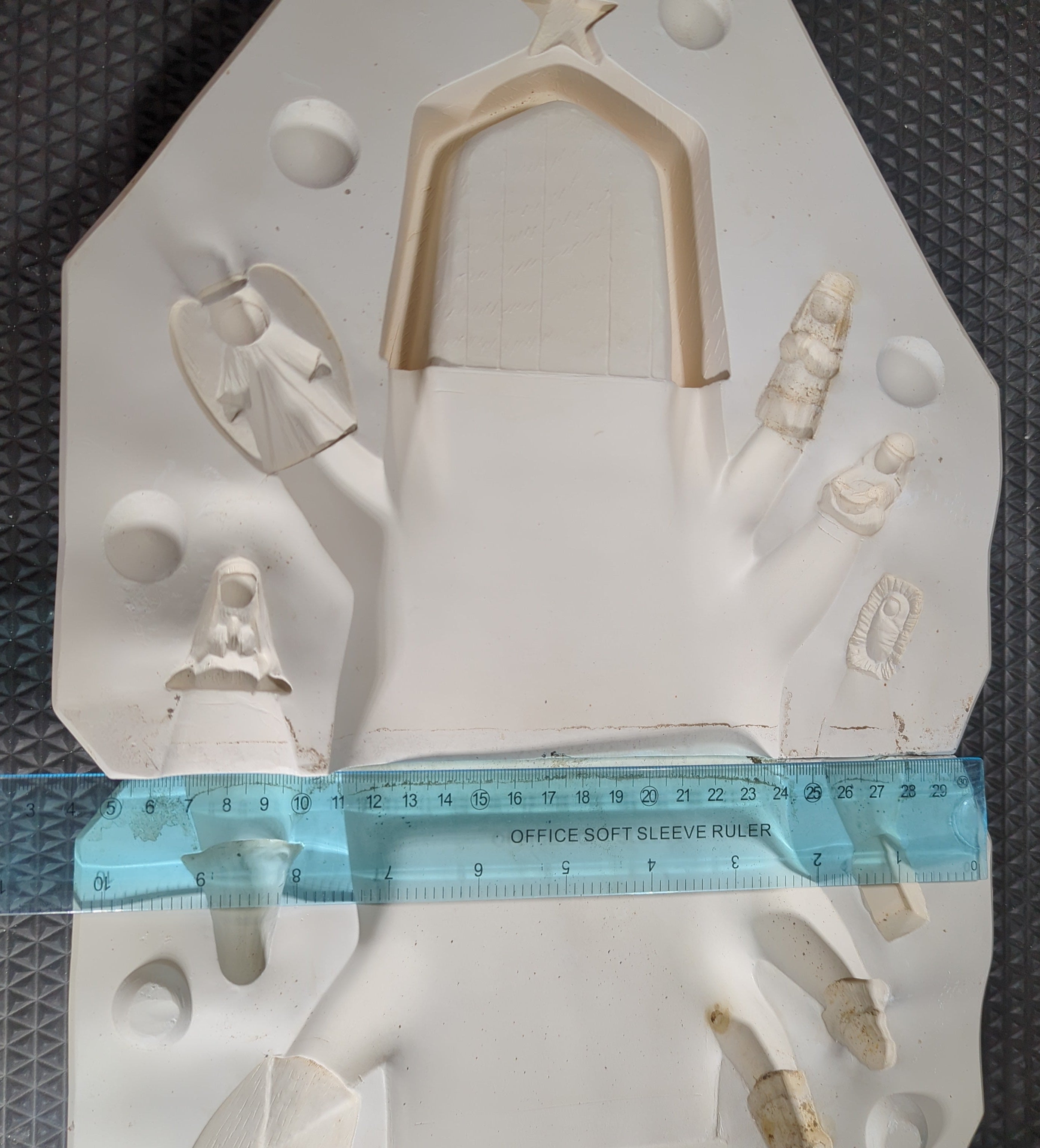 CM0372- DM 1405 Duncan Mini Nativity Set A