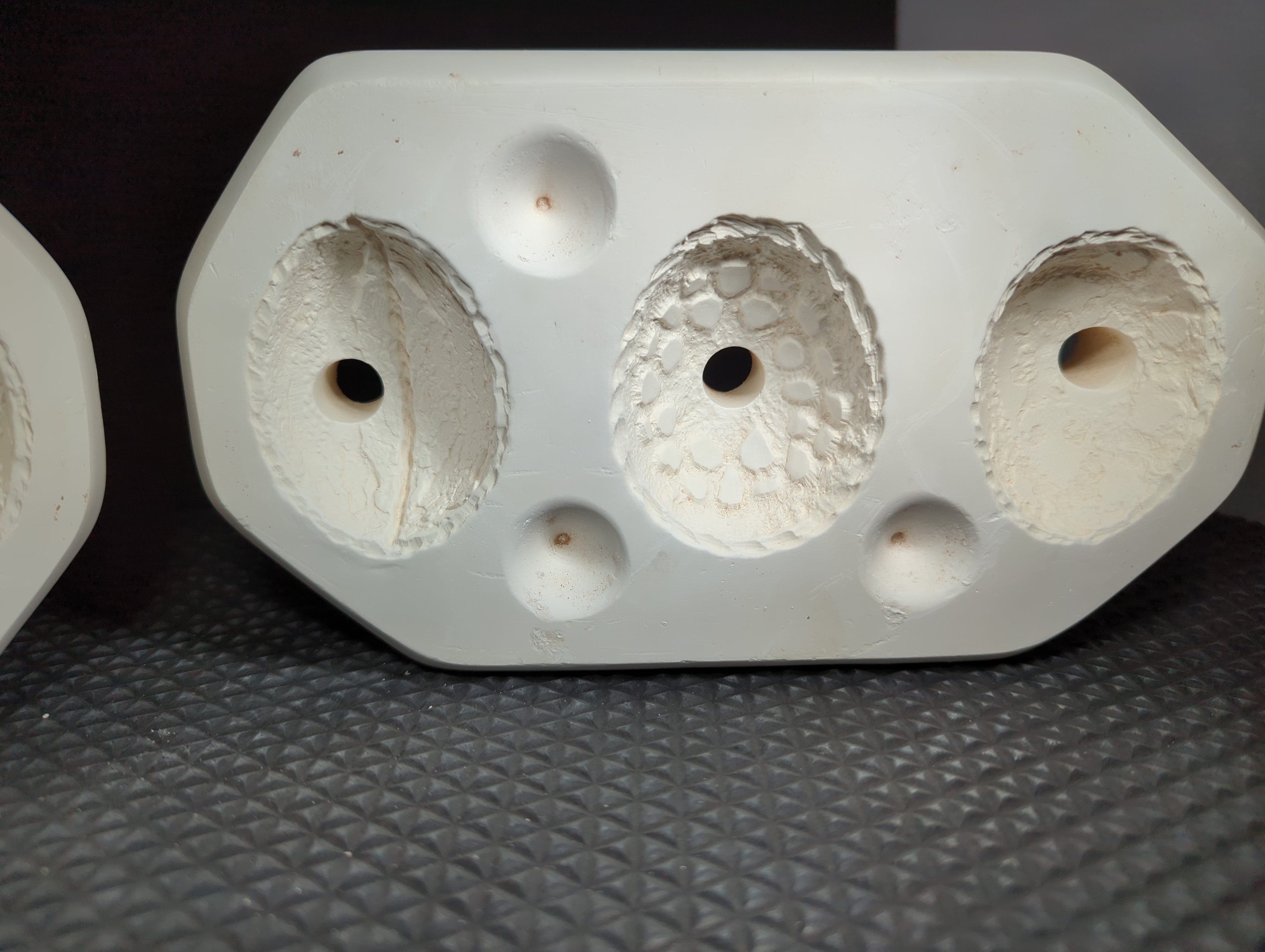 CM0259 - S-1561 Scioto 3 Lace Eggs