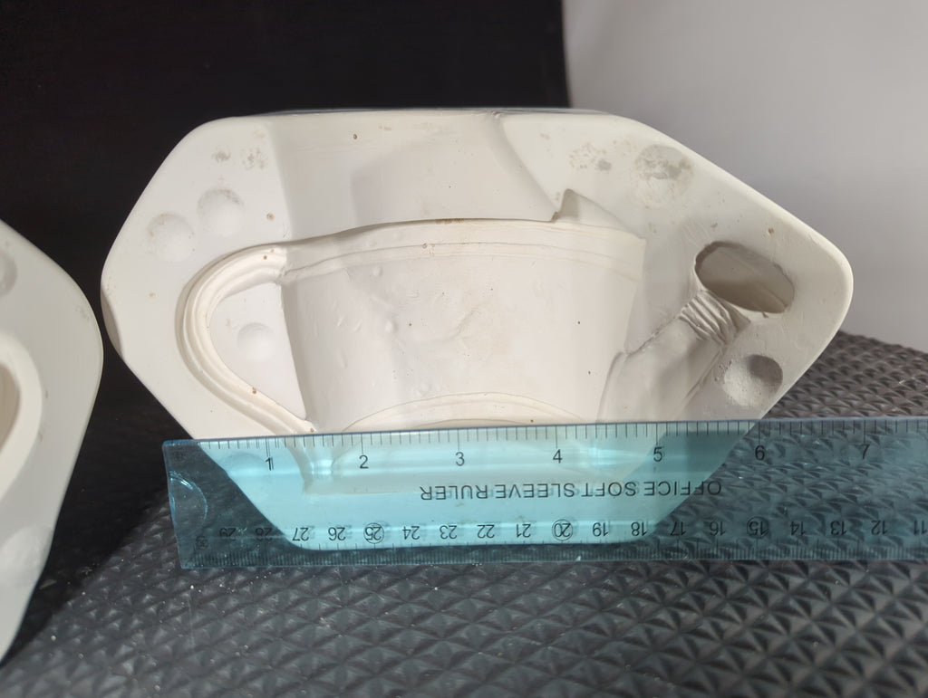 CM0318 - NM-2532 Nowells Small Water Can