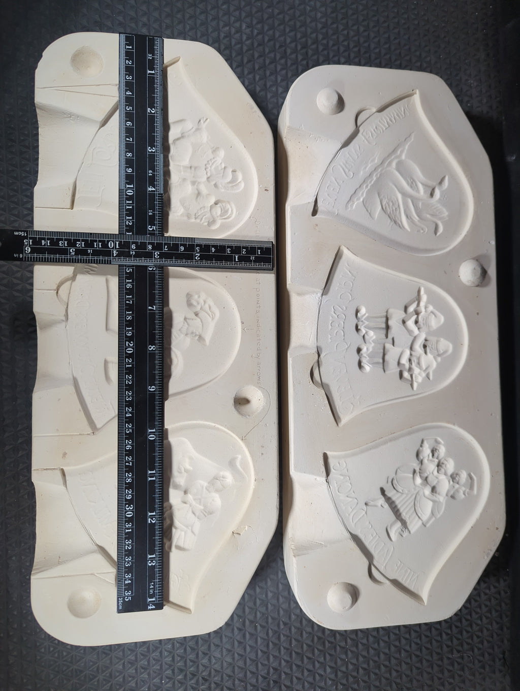 CM1305 - DM-585 Duncan 12 Days of Christmas 7-12 Ornament Mold
