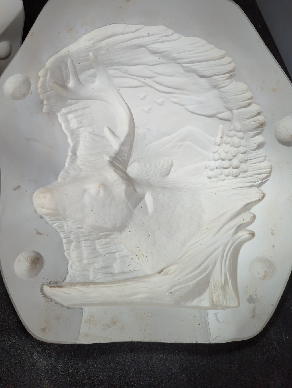 CM0139 - 2163 Kimple Carved Deer