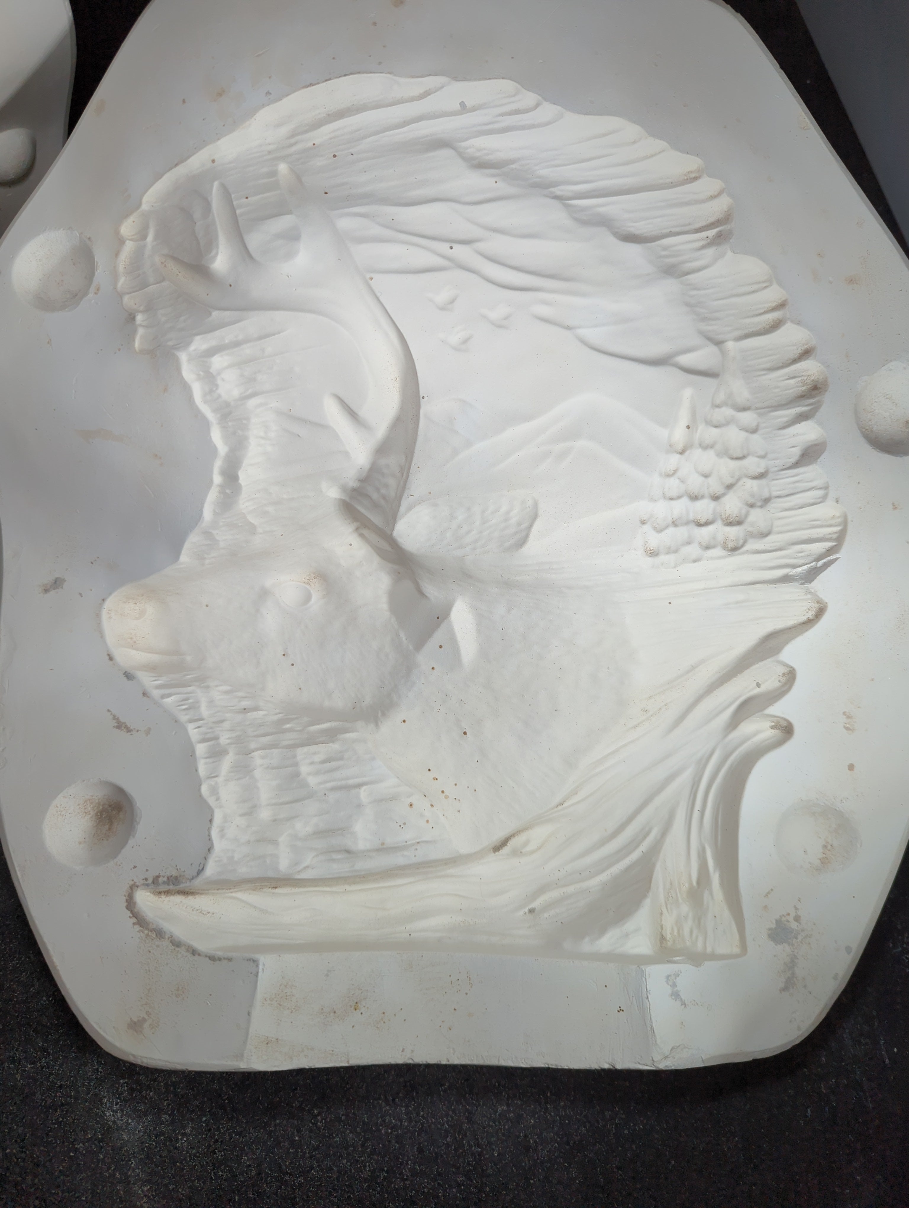 CM0139 - 2163 Kimple Carved Deer