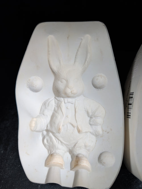 CM0032 - 1661 Kimple Boy Rabbit Figurine