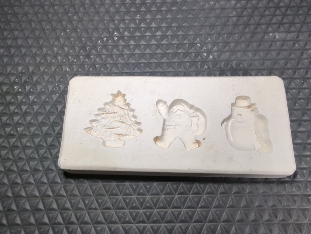 CM0390- W-1047 Wilson Miniature Ornaments