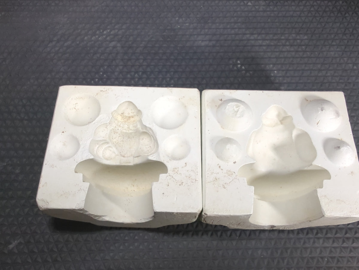 CM1519 - 115A Weaver Small Santa Lid