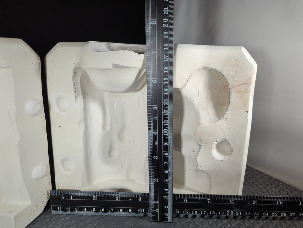CM0670 - 488 Kelly Mold - Mouse by Tree Stump