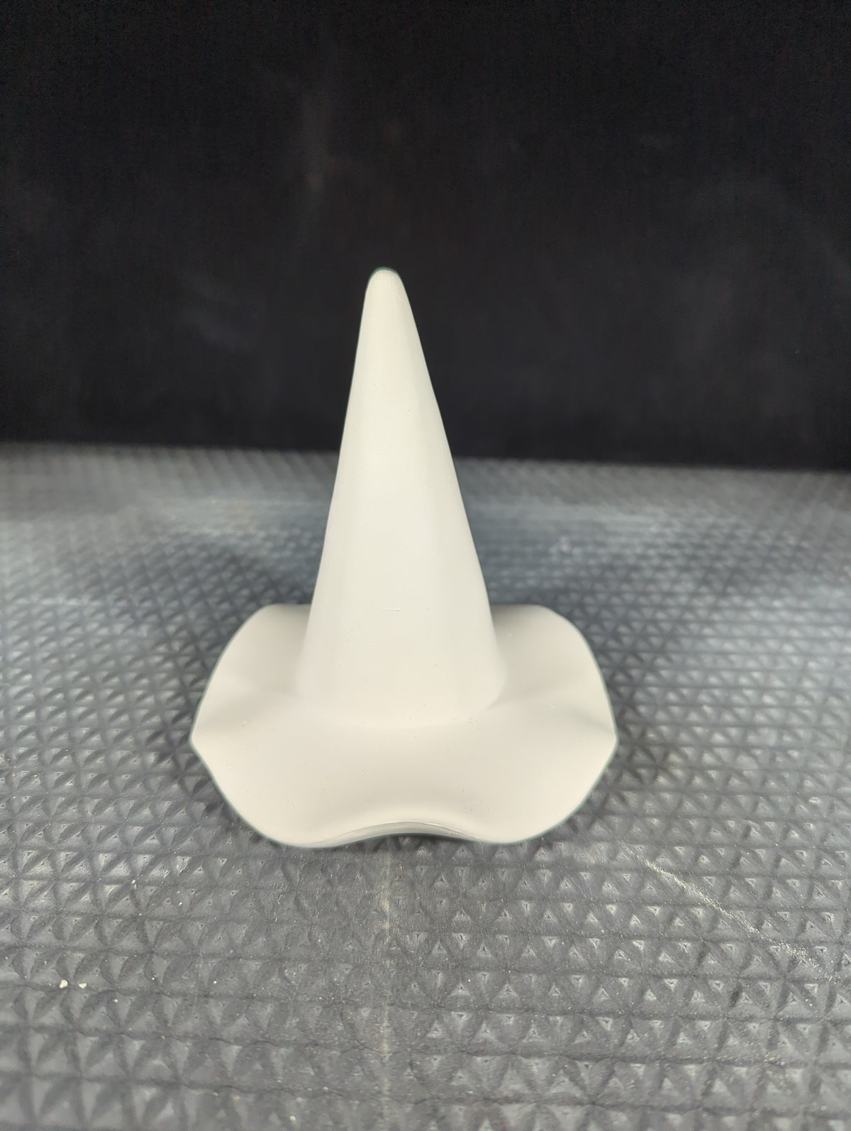 CM0449B - Cone 6 Bisque 3866 Clay Magic GB Witch Hat