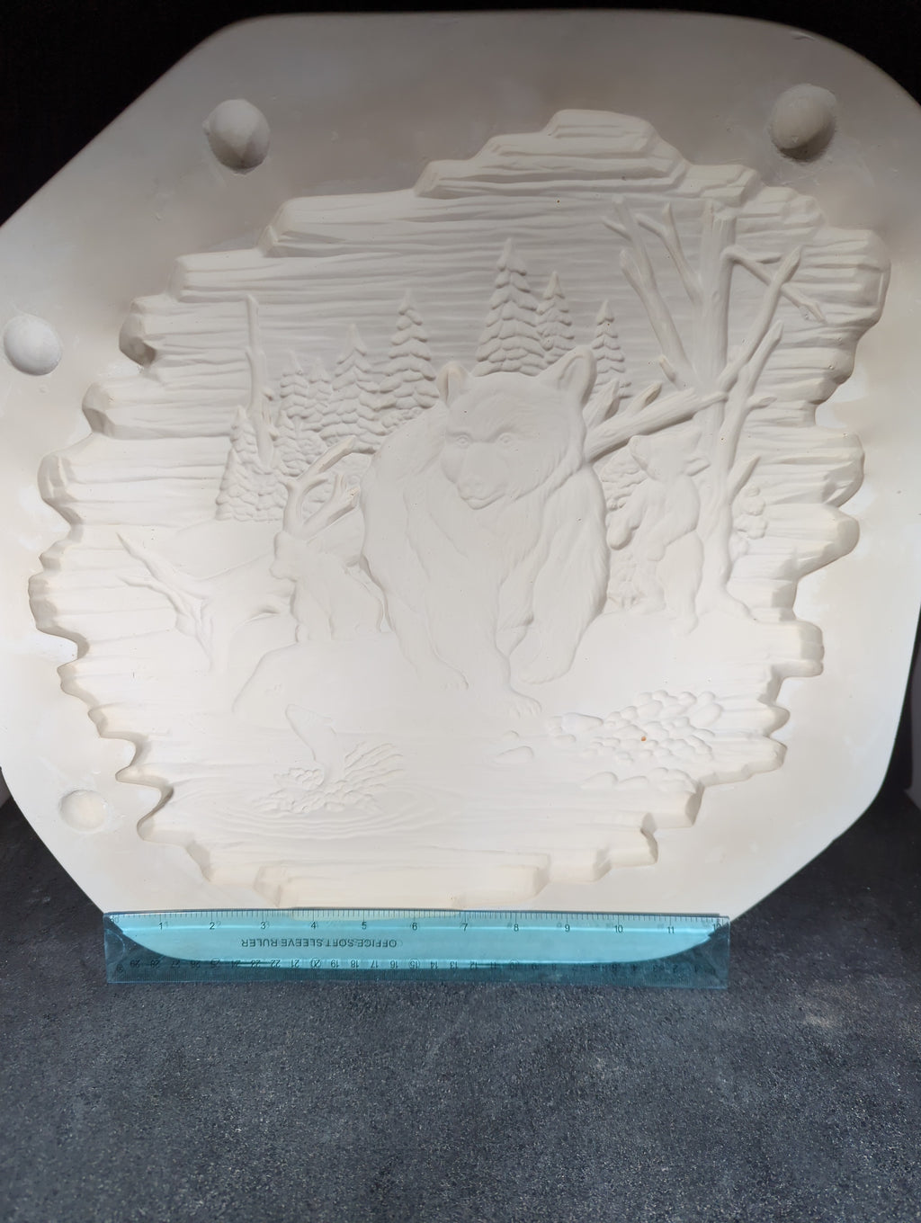 CM0134 - 5203 Macky Bear Wildlife Plaque