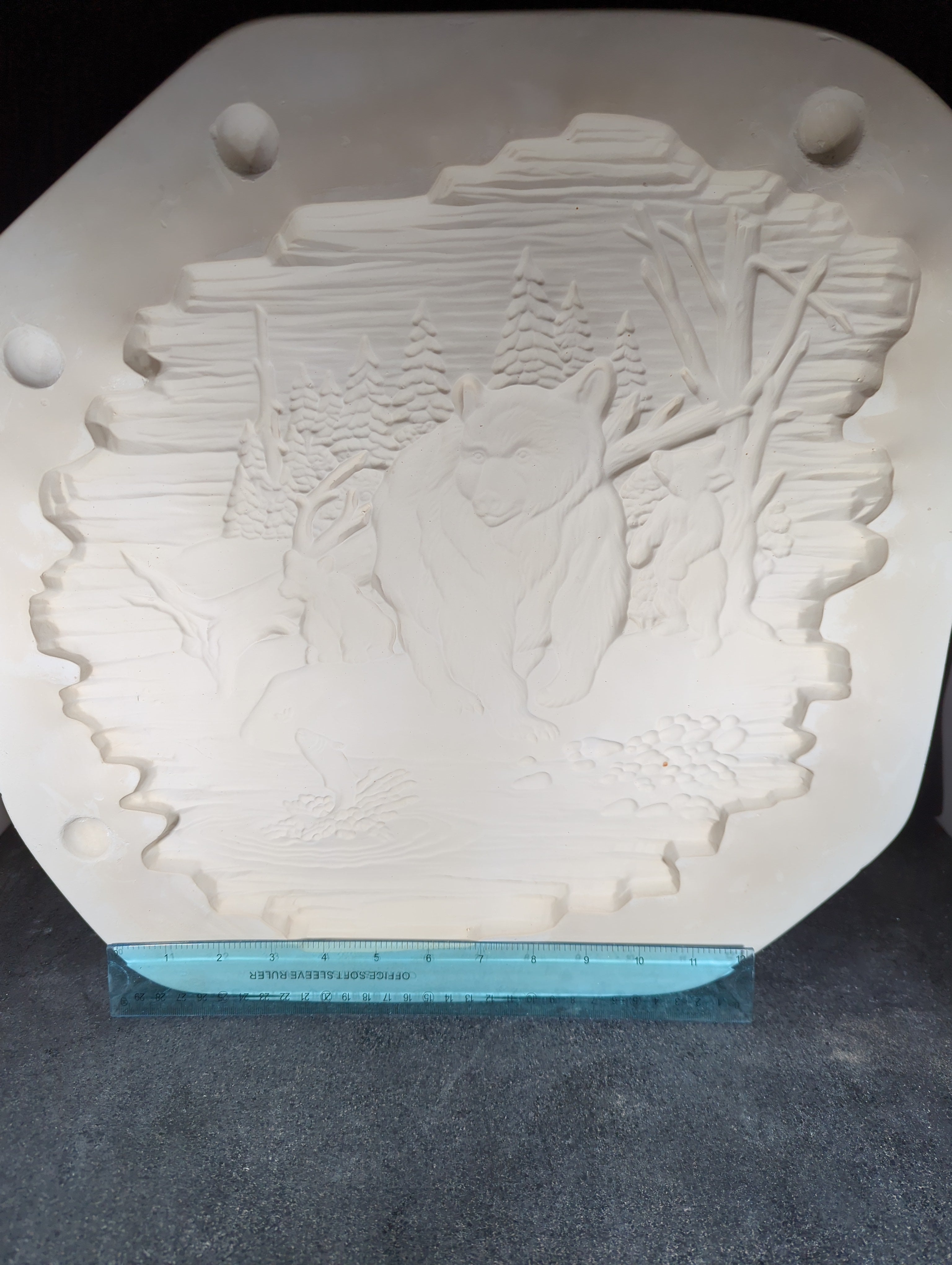 CM0134 - 5203 Macky Bear Wildlife Plaque