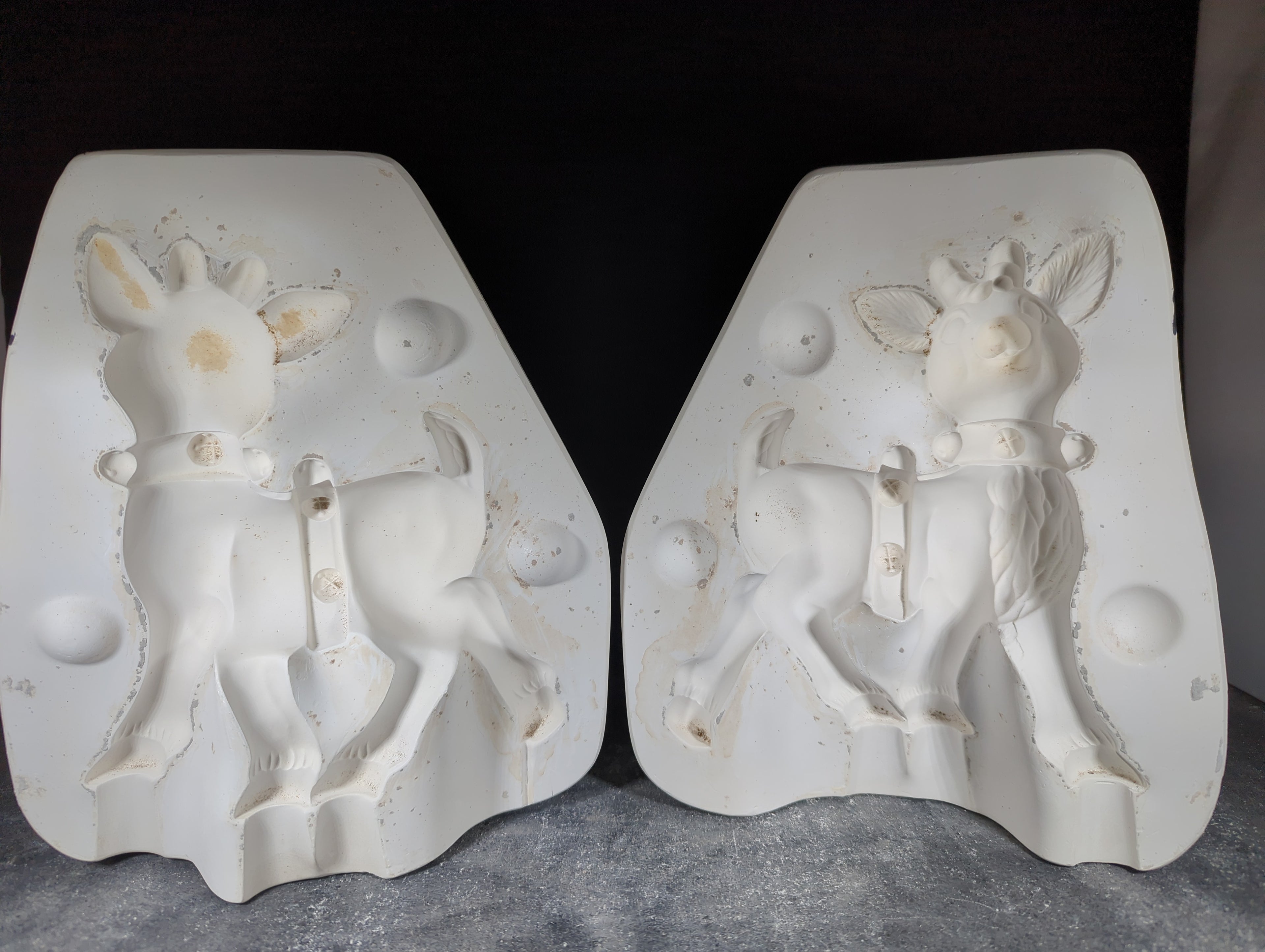 CM0121 - 3489 CPI Standing Deer