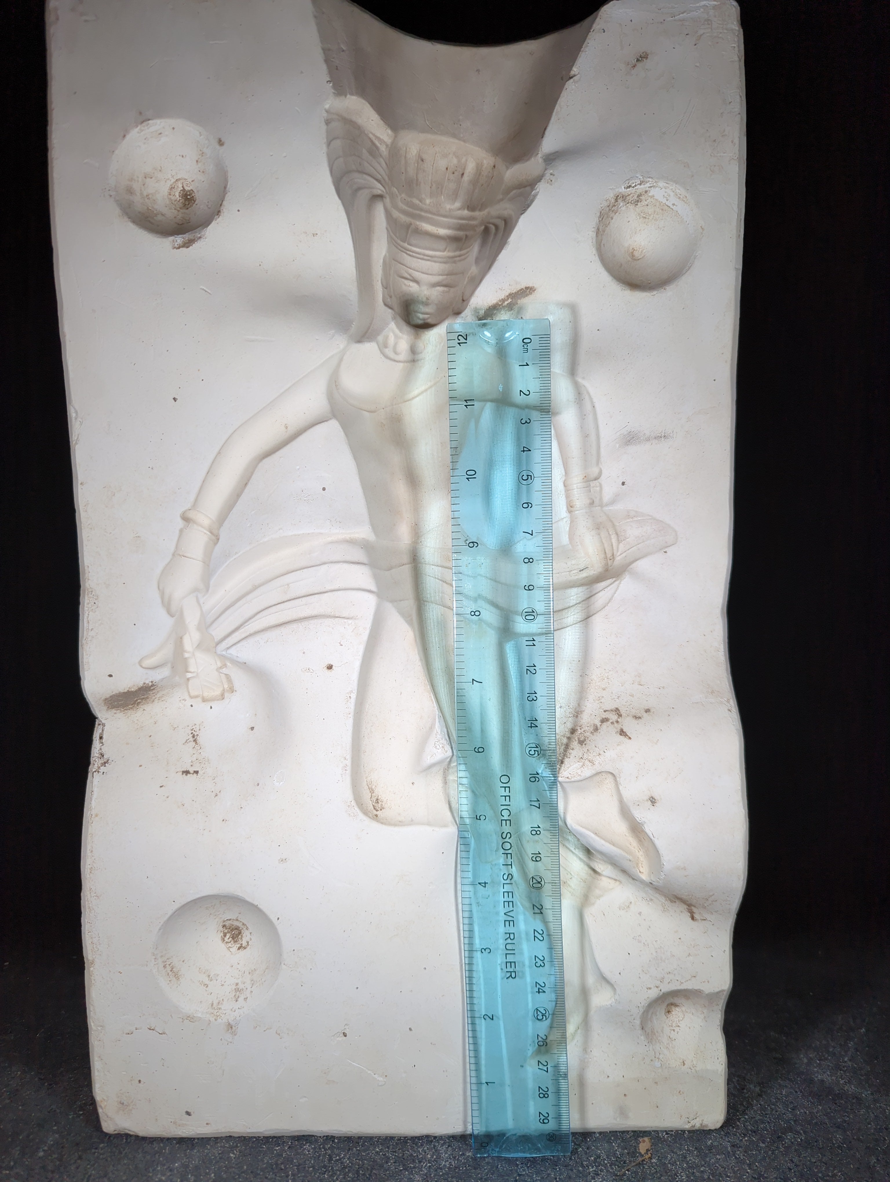 CM0142 - Festive Dancer