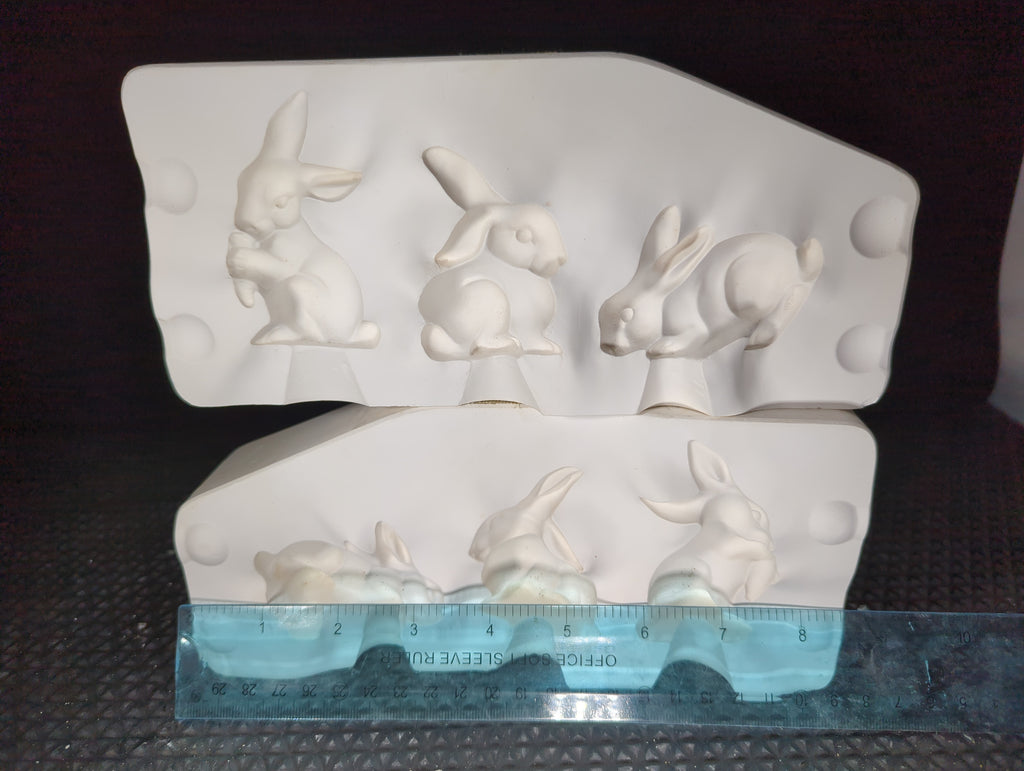 CM0258 - HC-9386 Heinz & Co Three Bunnies