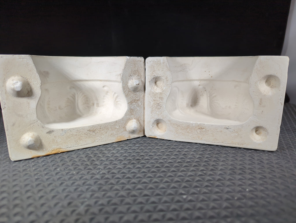 Unknown Small Dish plaster casting mold with bowl design, listed as used, good condition