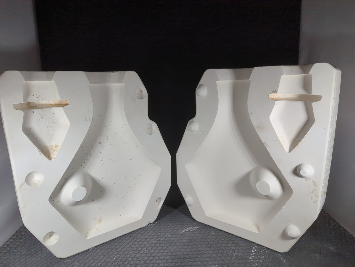 CM1274 - 517 Jones Mold Vase with Stopper 12"T Mold