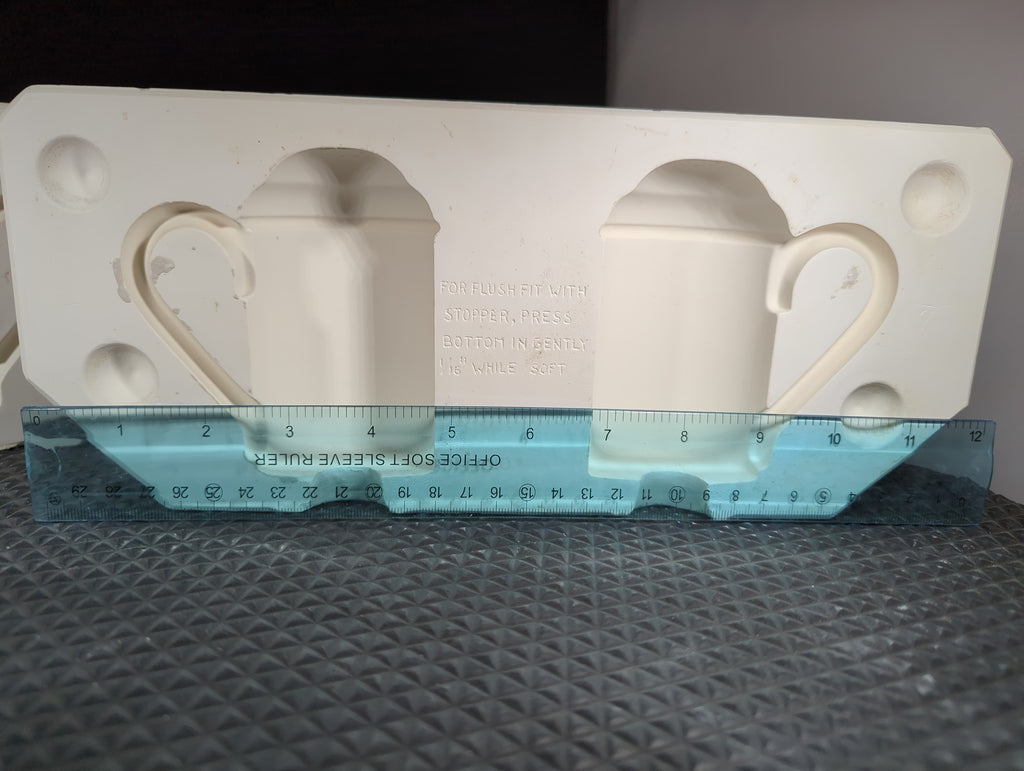CM0342 - DM 294A Duncan Enamelware Salt and Pepper Shakers