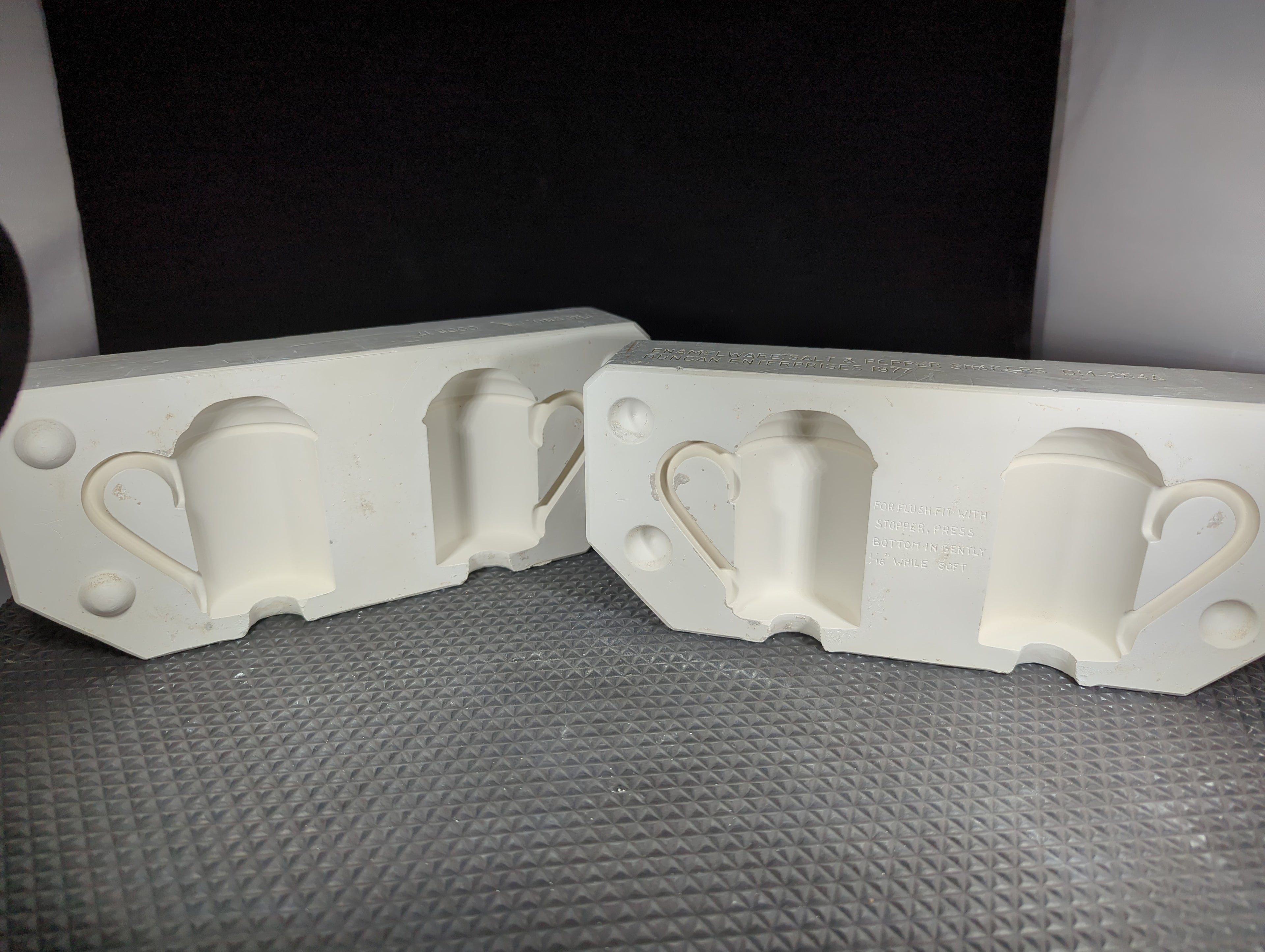 CM0342 - DM 294A Duncan Enamelware Salt and Pepper Shakers