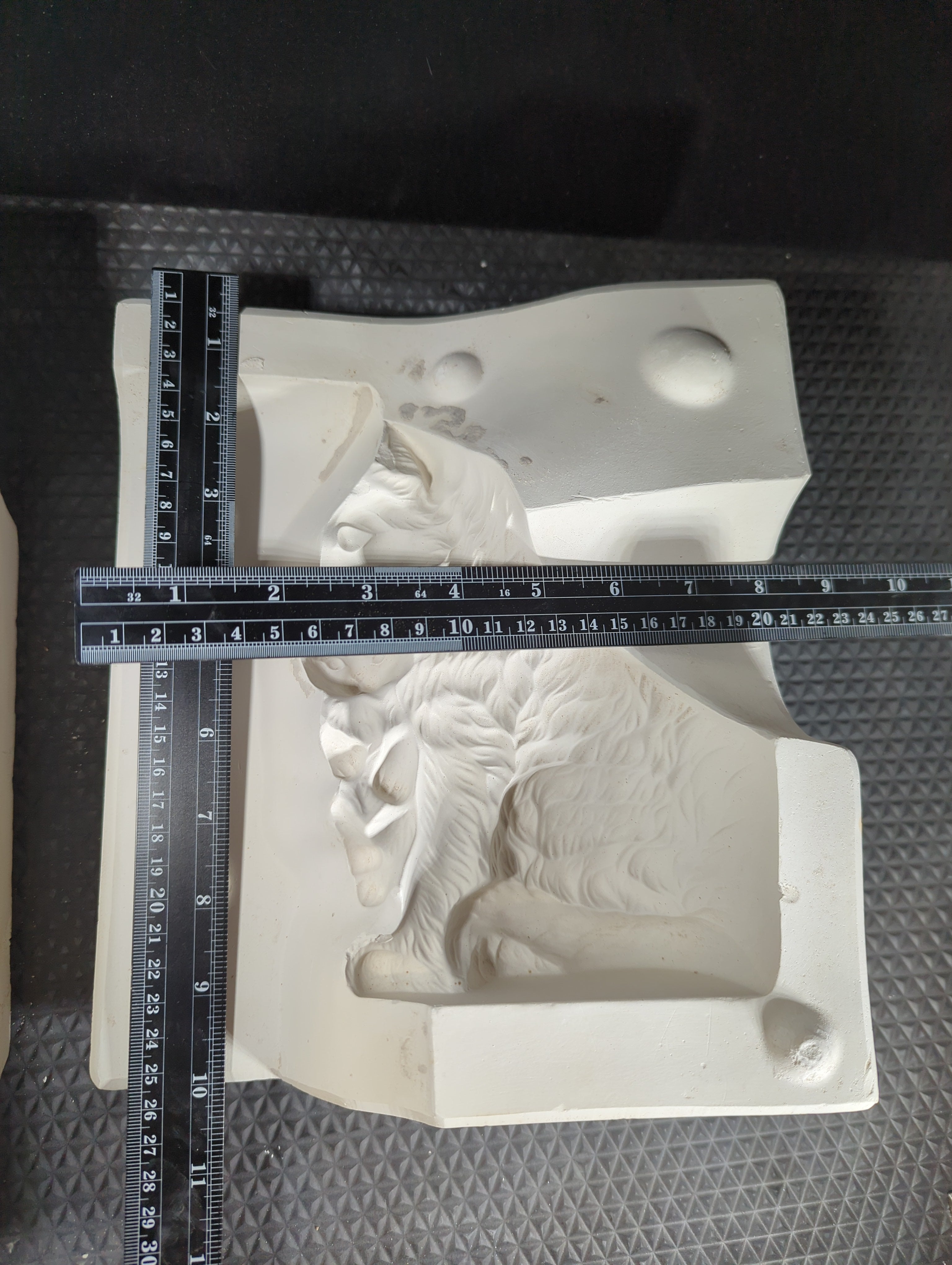 CM0912 - M-162 Trenton Molds Persian Cat and Kitten Planter