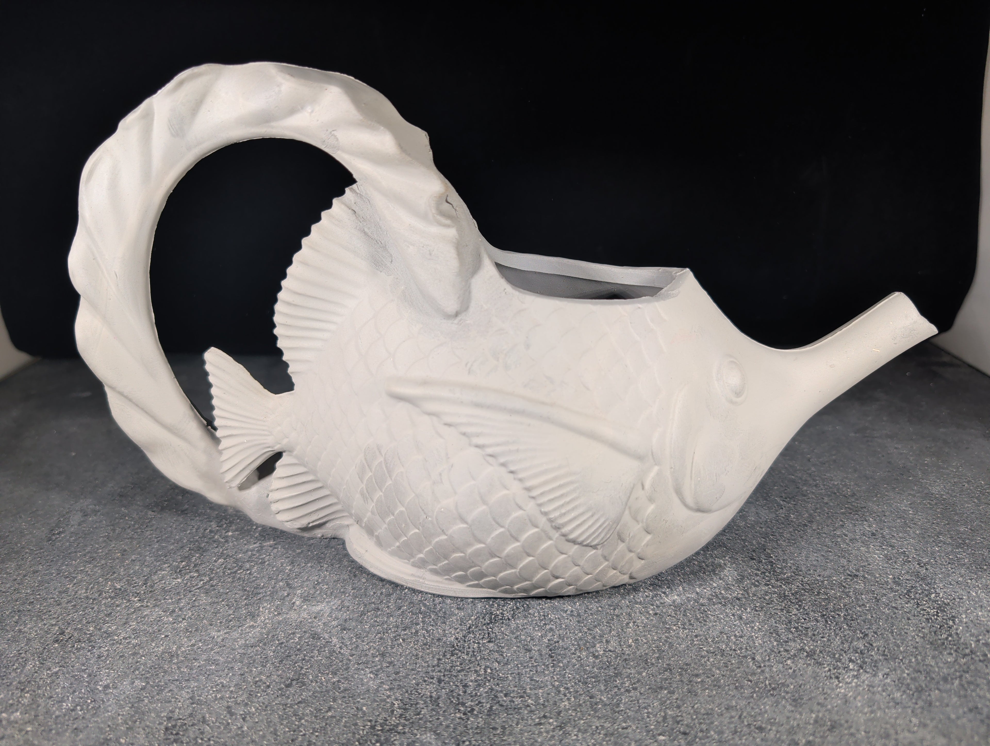 CM0131 - Fish Water Can Greenware