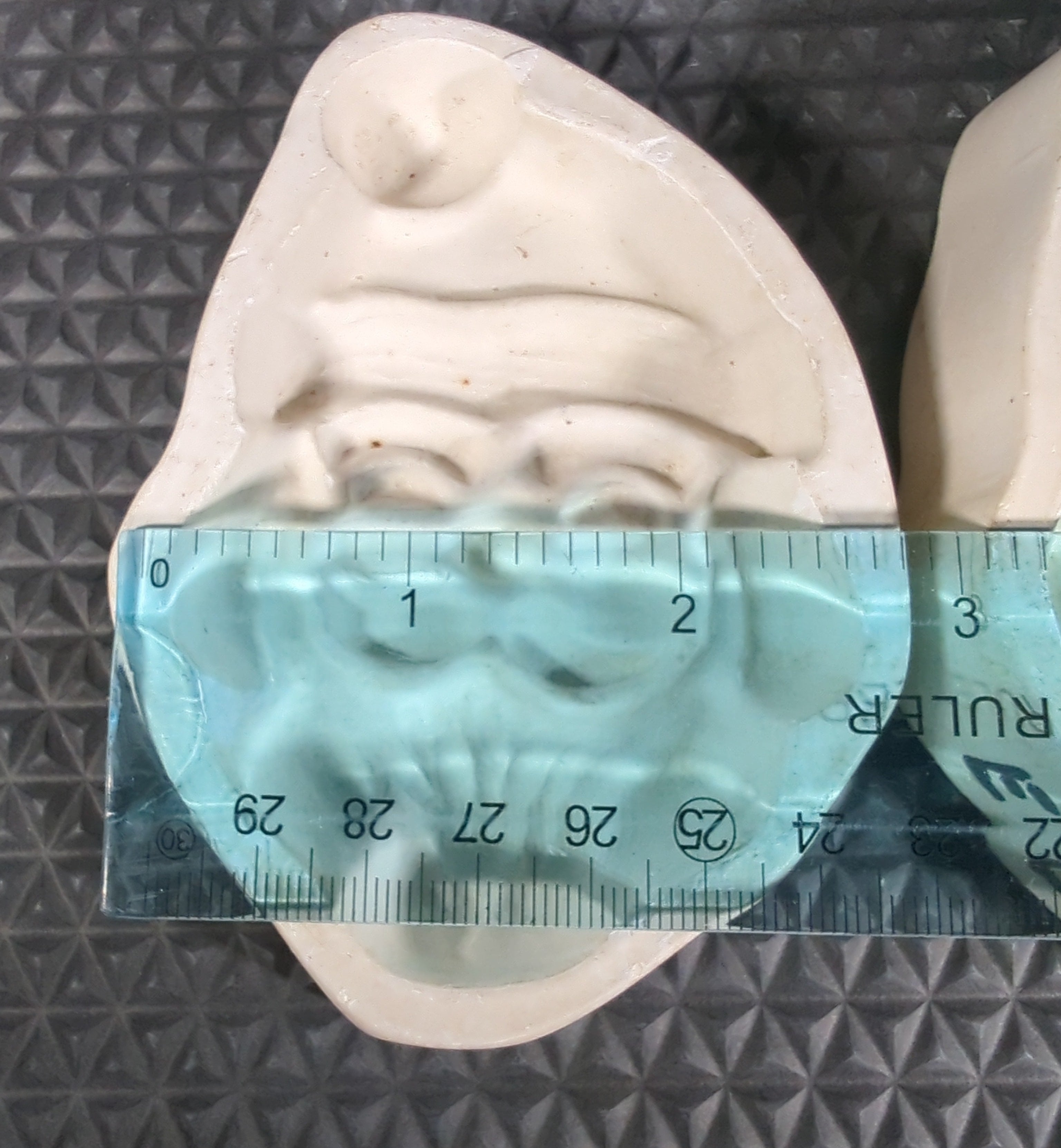 CM0387- Santa Ornament Press/Sprig Mold