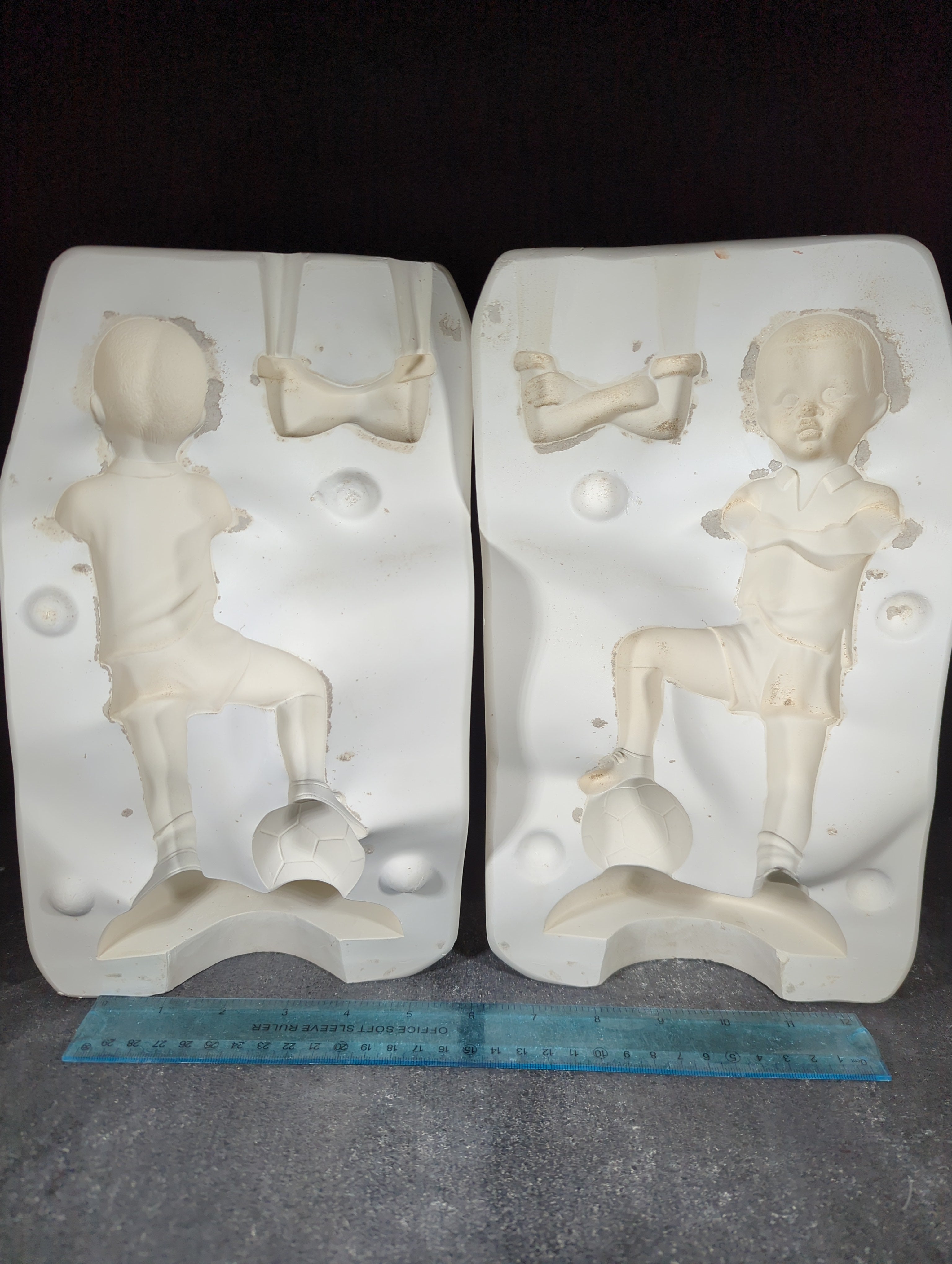 CM0100 - J1338 Clay Magic Soccer Player