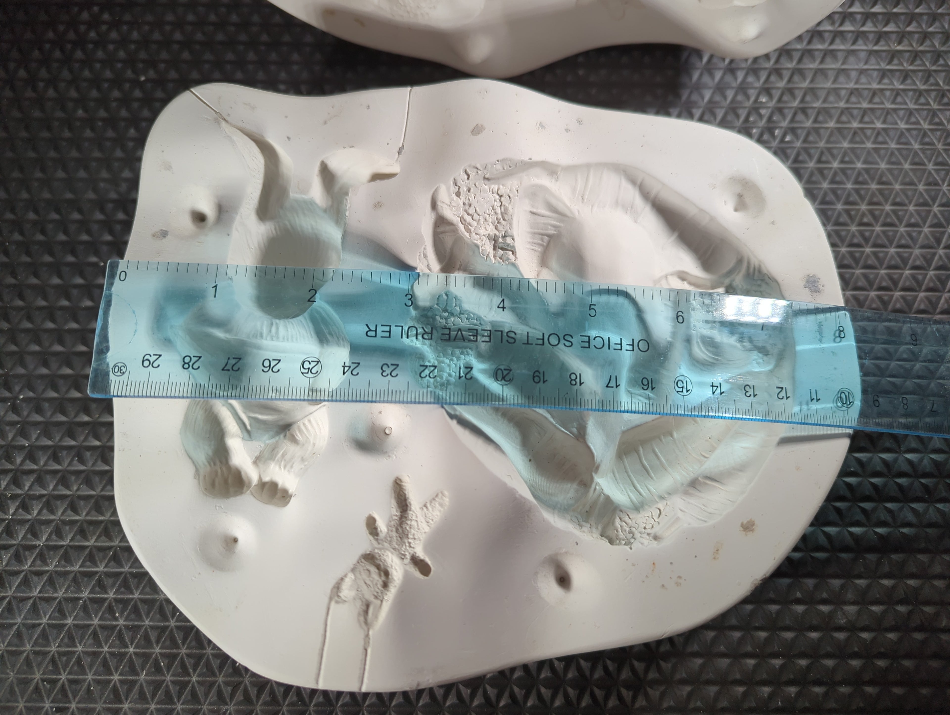 CM0260 - C-23i5 Ceramichrome Carrot Bed with Bunny Baby