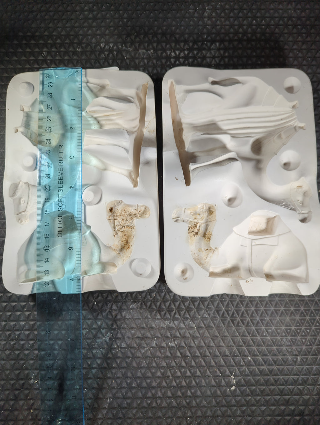 CM0376-DM 134 B Duncan Nativity Set B