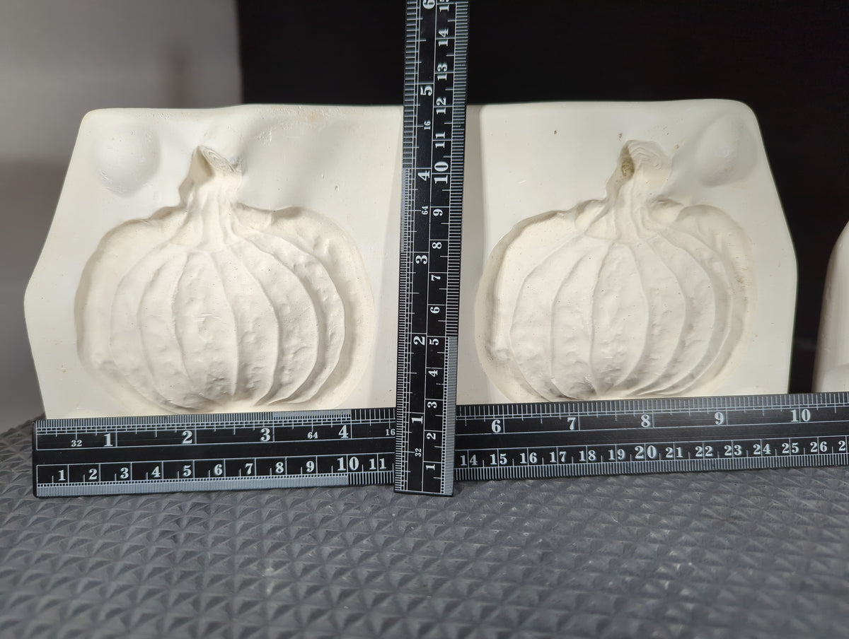 CM1068 -NM-387 Nowell's Molds Pumpkin Favor Dishes / Candy Dishes