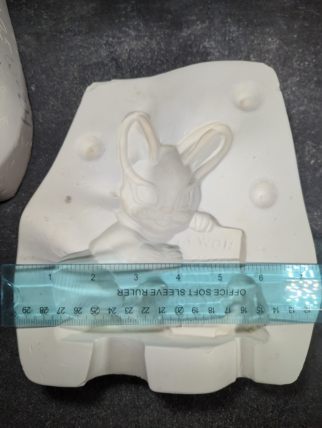 CM0093 - C-405 Bunny Painter