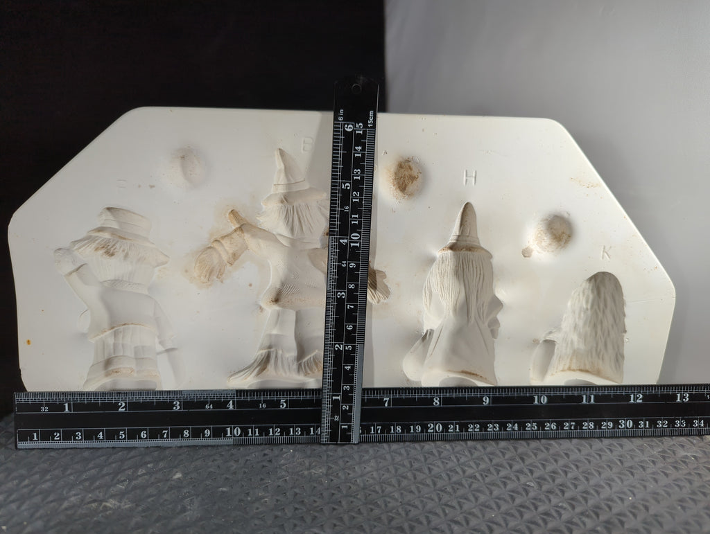 CM1513 - 1016 Riverview Goblin Accessories Mold