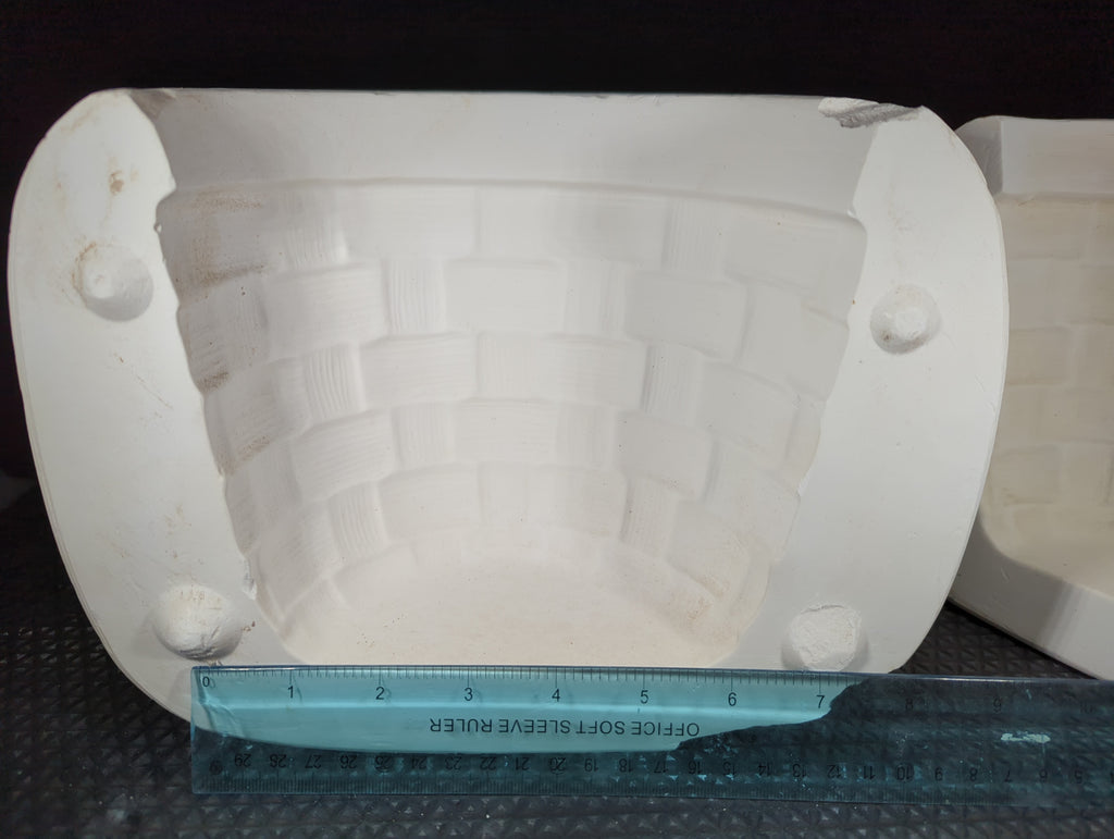 CM0286 - Large Woven Basket