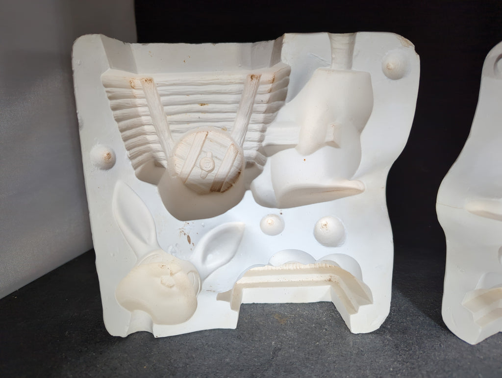 CM0194 - DM 272 Duncan Bunny and Cart