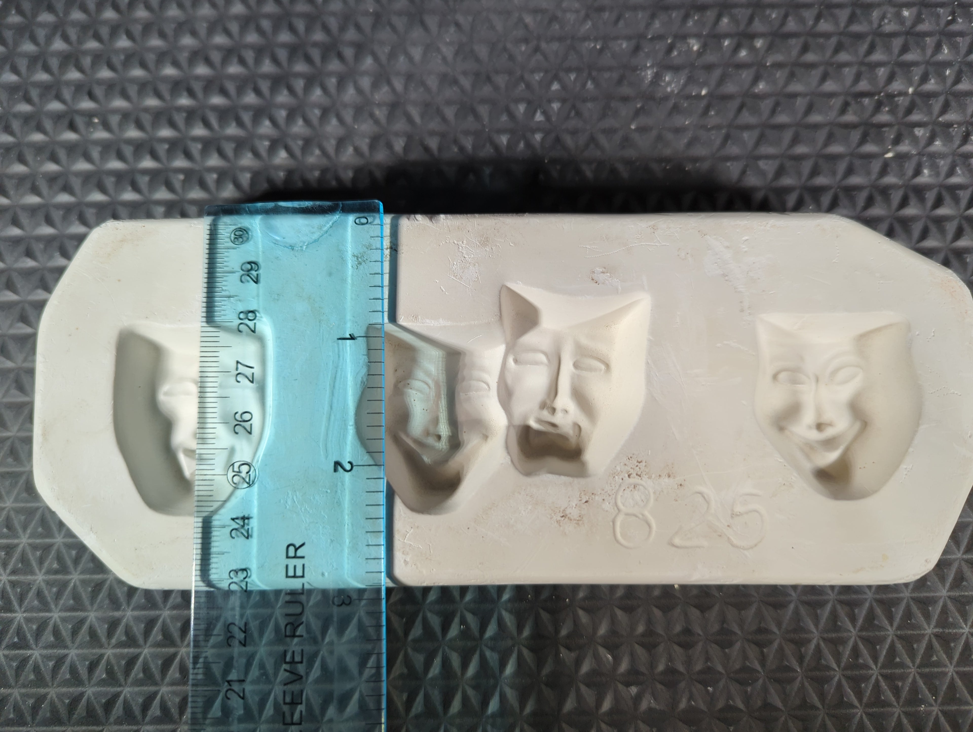 CM0521 - 825 Jones Mold Comedy and Tragedy Press/ Sprig Mold