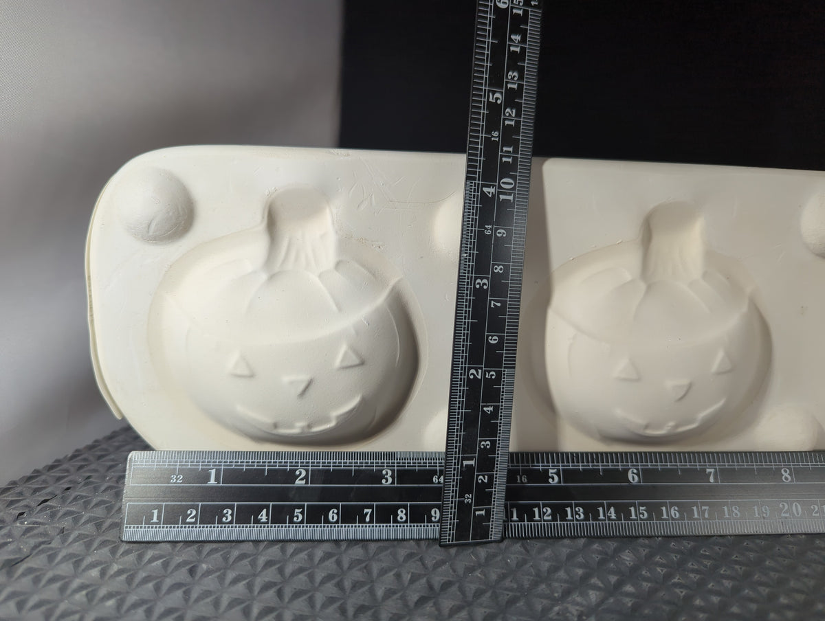 CM0999 - #619 Lonestar Molds Pumpkin Favors