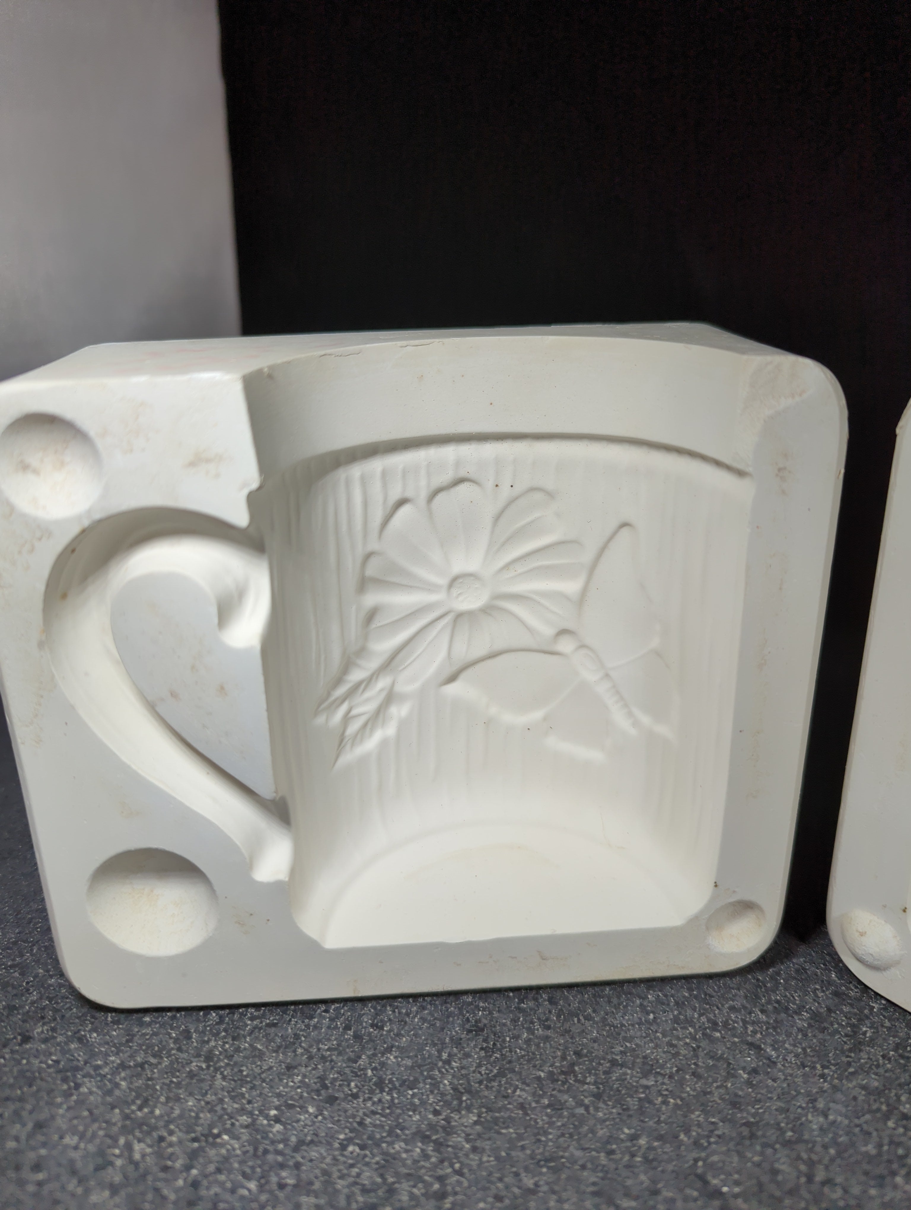 CM0160 - R664 Flower and Butterfly Cup