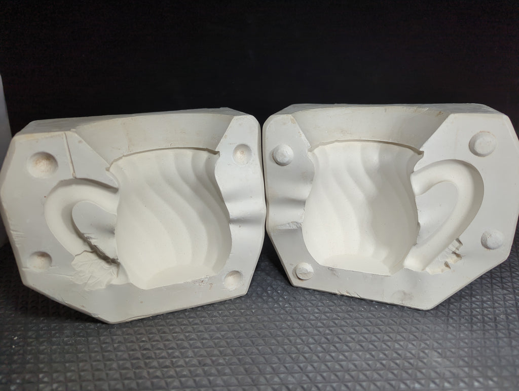 CM0338 - DM 73F Duncan Fluted Mug