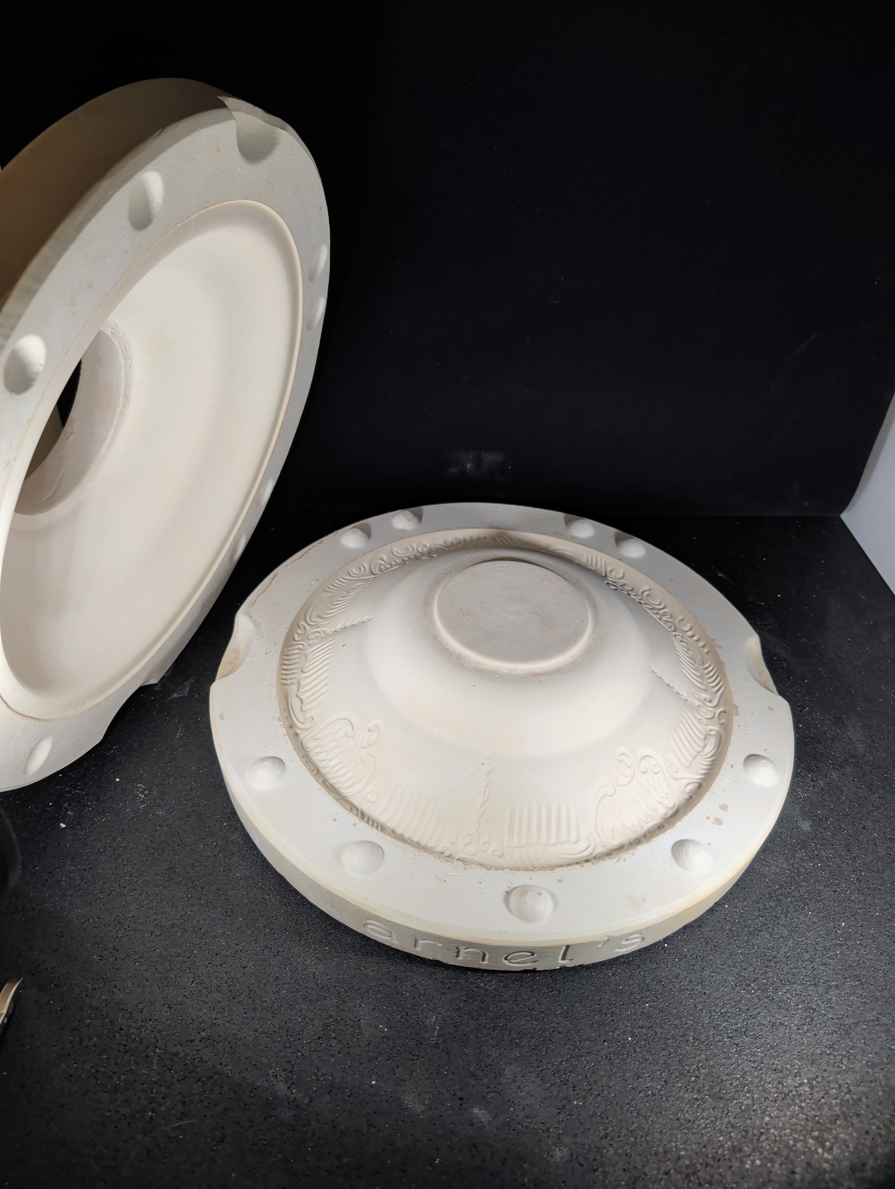 CM0003 - 818B Arnels Pitcher Bowl