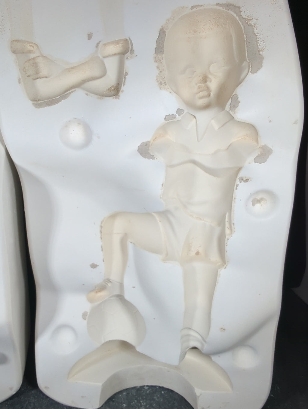 CM0100 - J1338 Clay Magic Soccer Player