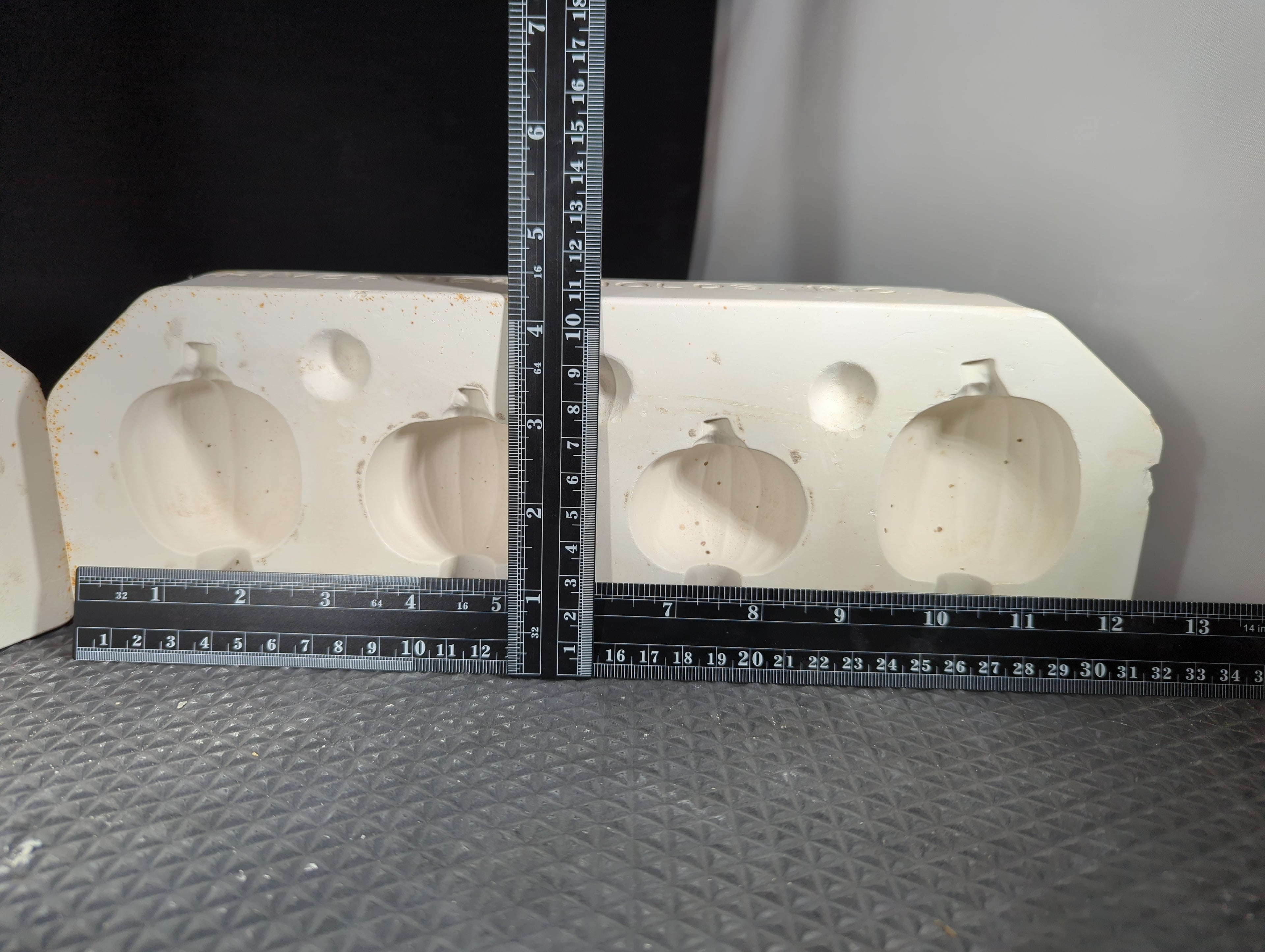CM0663 - 407 Riverview Set of 4 Pumpkins 1.5" to 2" Each