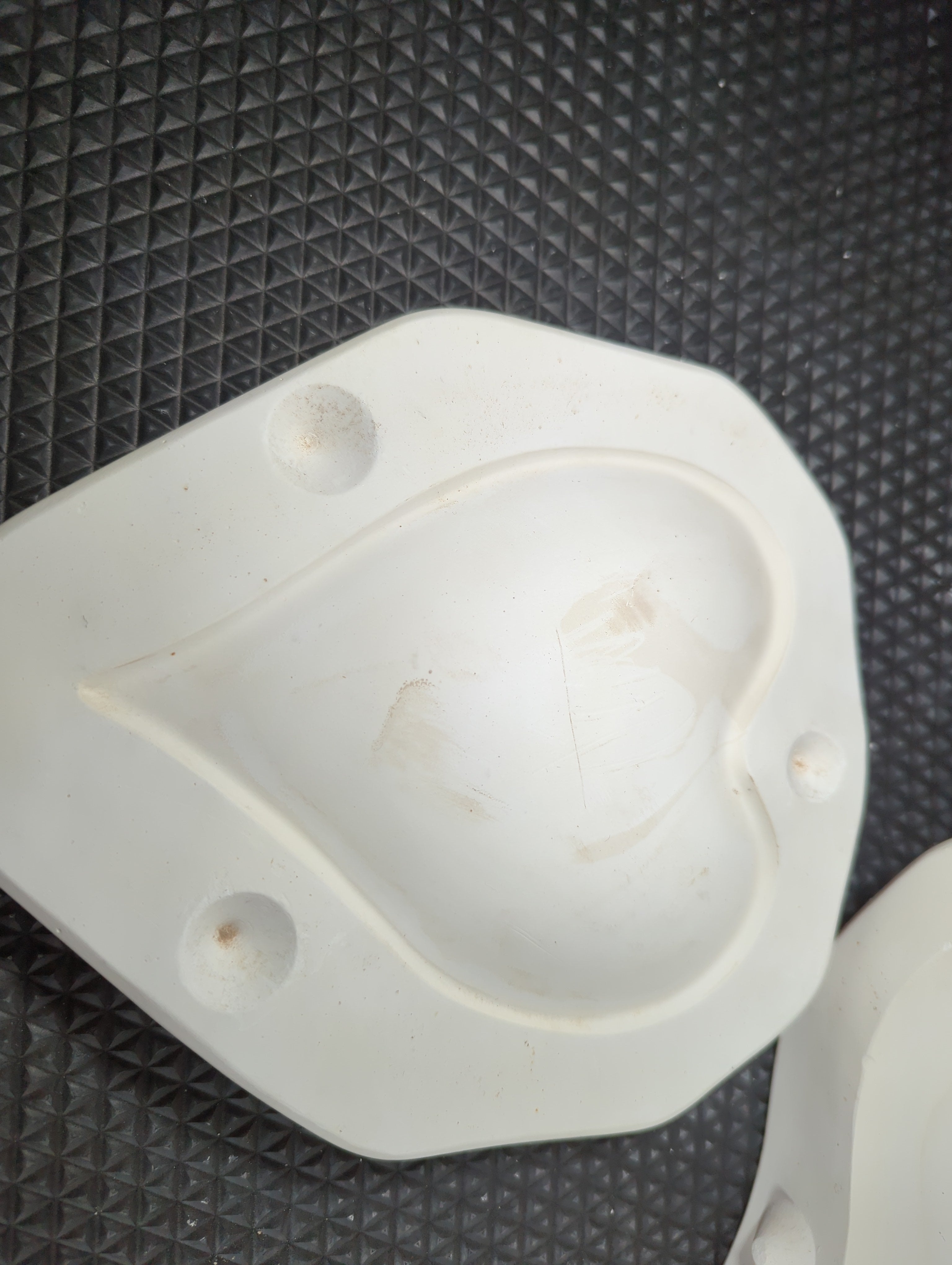CM0255 - TEJAYS Molds Small Heart Dish