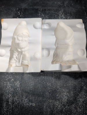 CM0124 - A-38 Alberta Gnome with Shovel