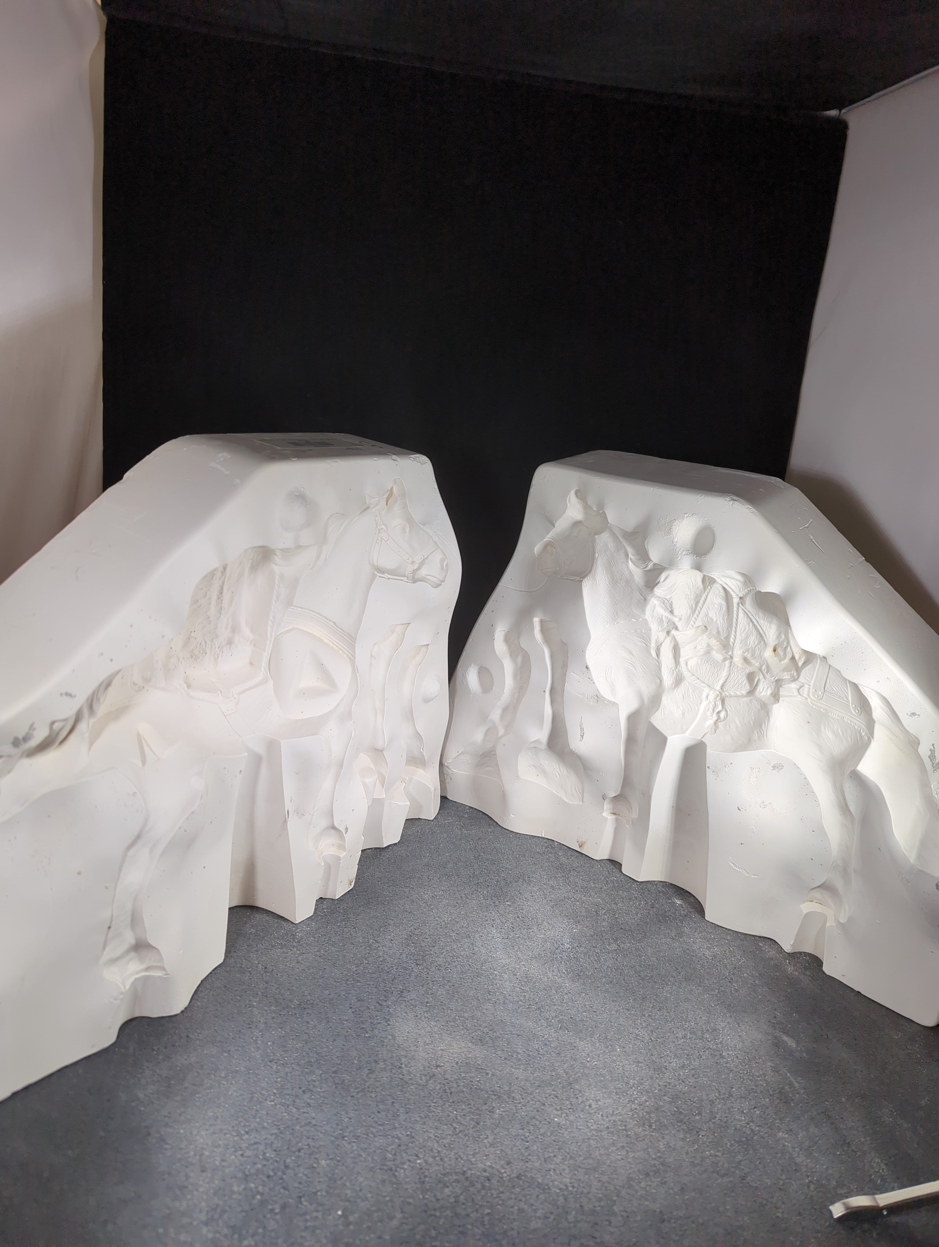 CM0149 - P598: Provincial Horse with Straps