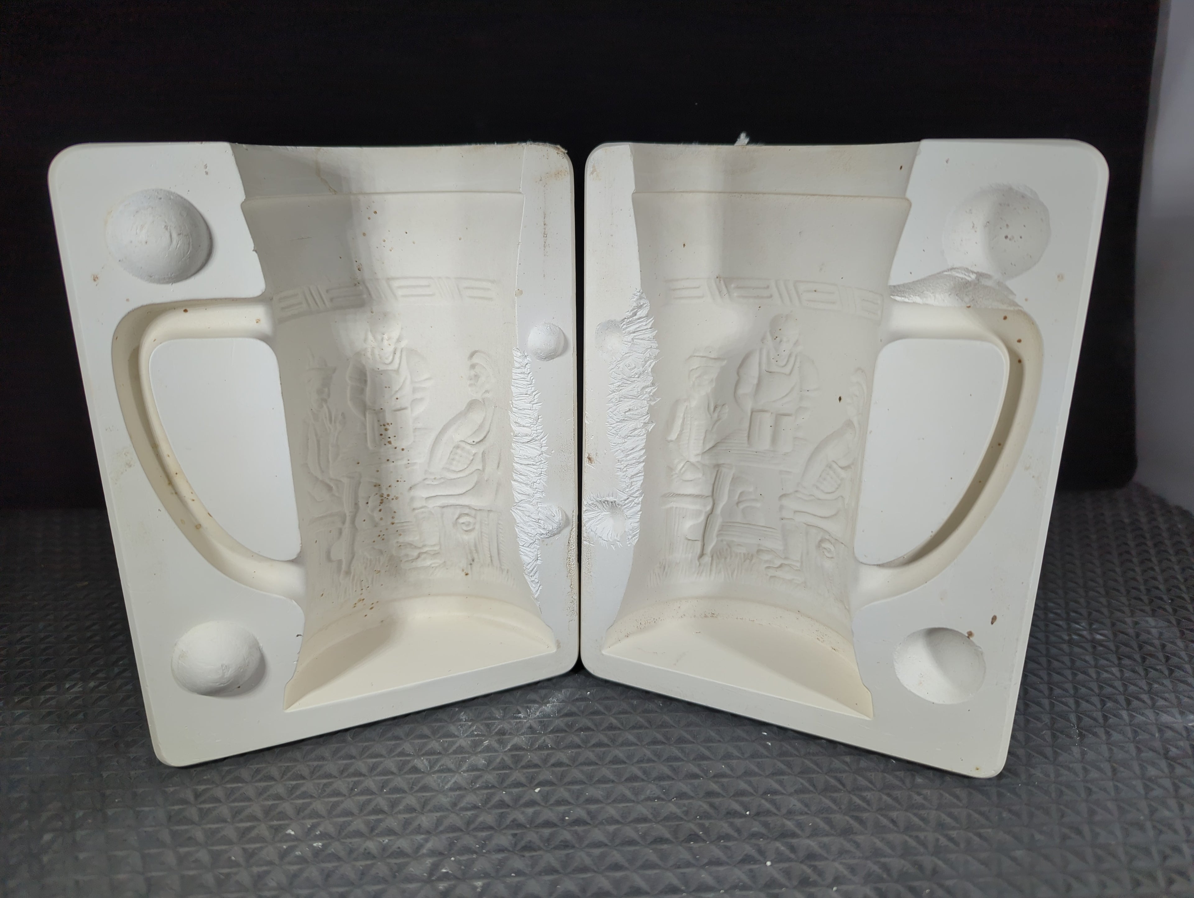CM0617 - R552 Stein - Interior Damage