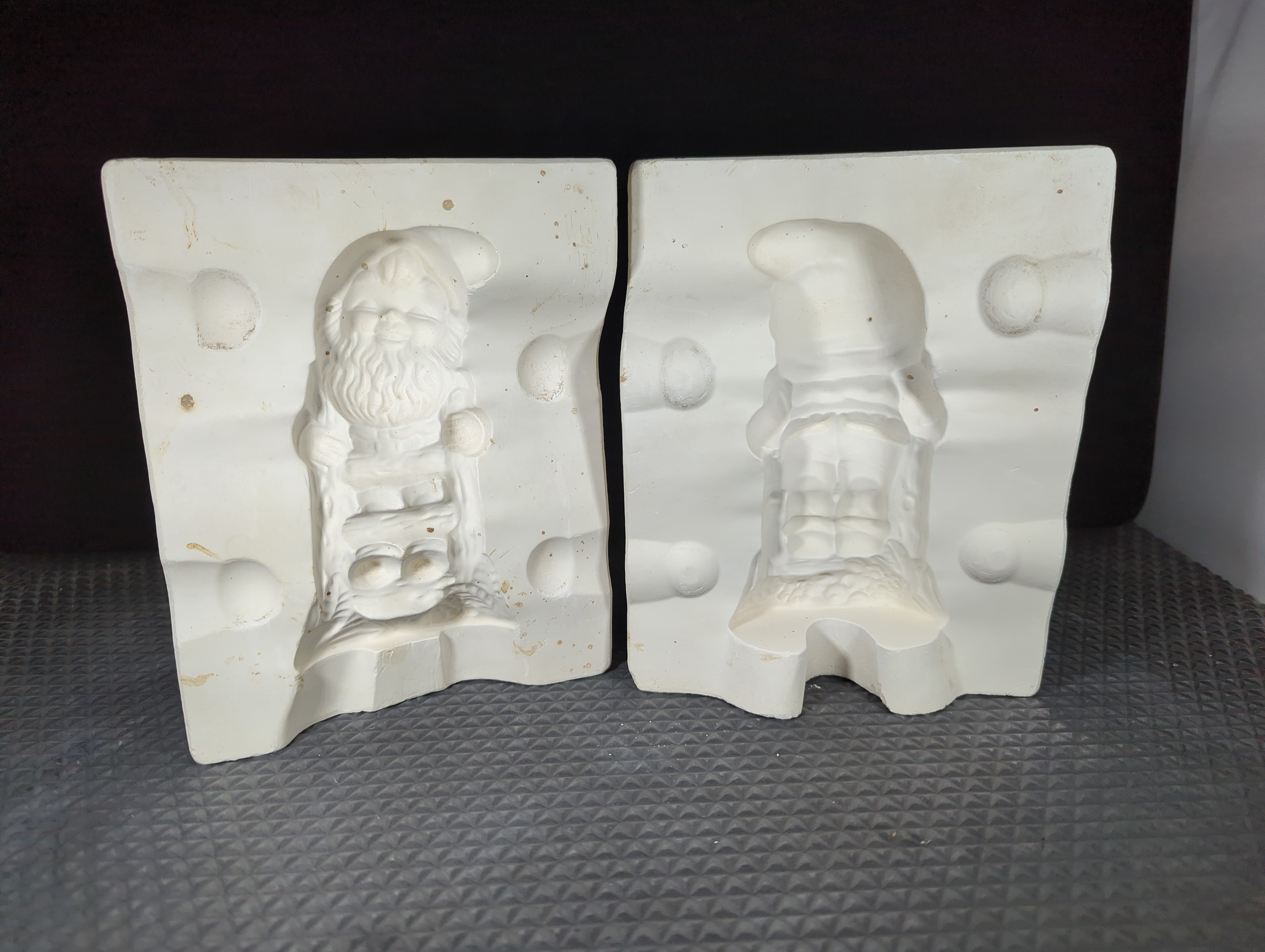 CM0861 - A42 Alberta Gnome with Ladder and Flower Pot