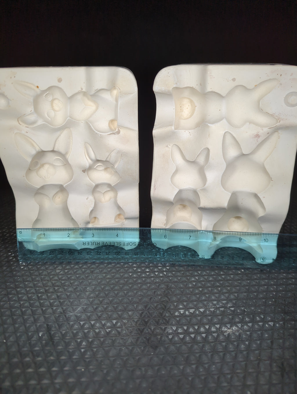 CM0281 - DM 106A Duncan Large Bunny Family