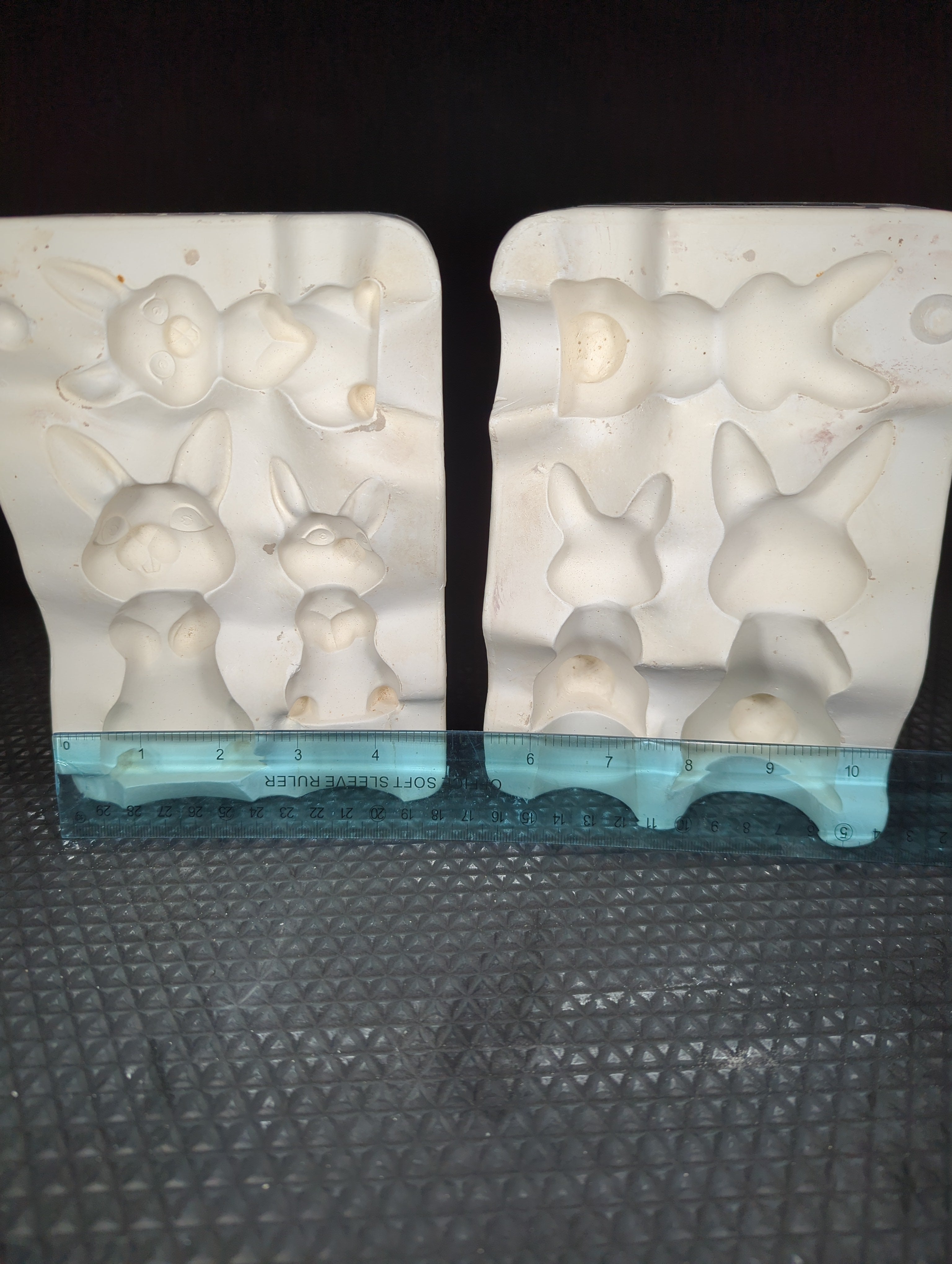 CM0281 - DM 106A Duncan Large Bunny Family