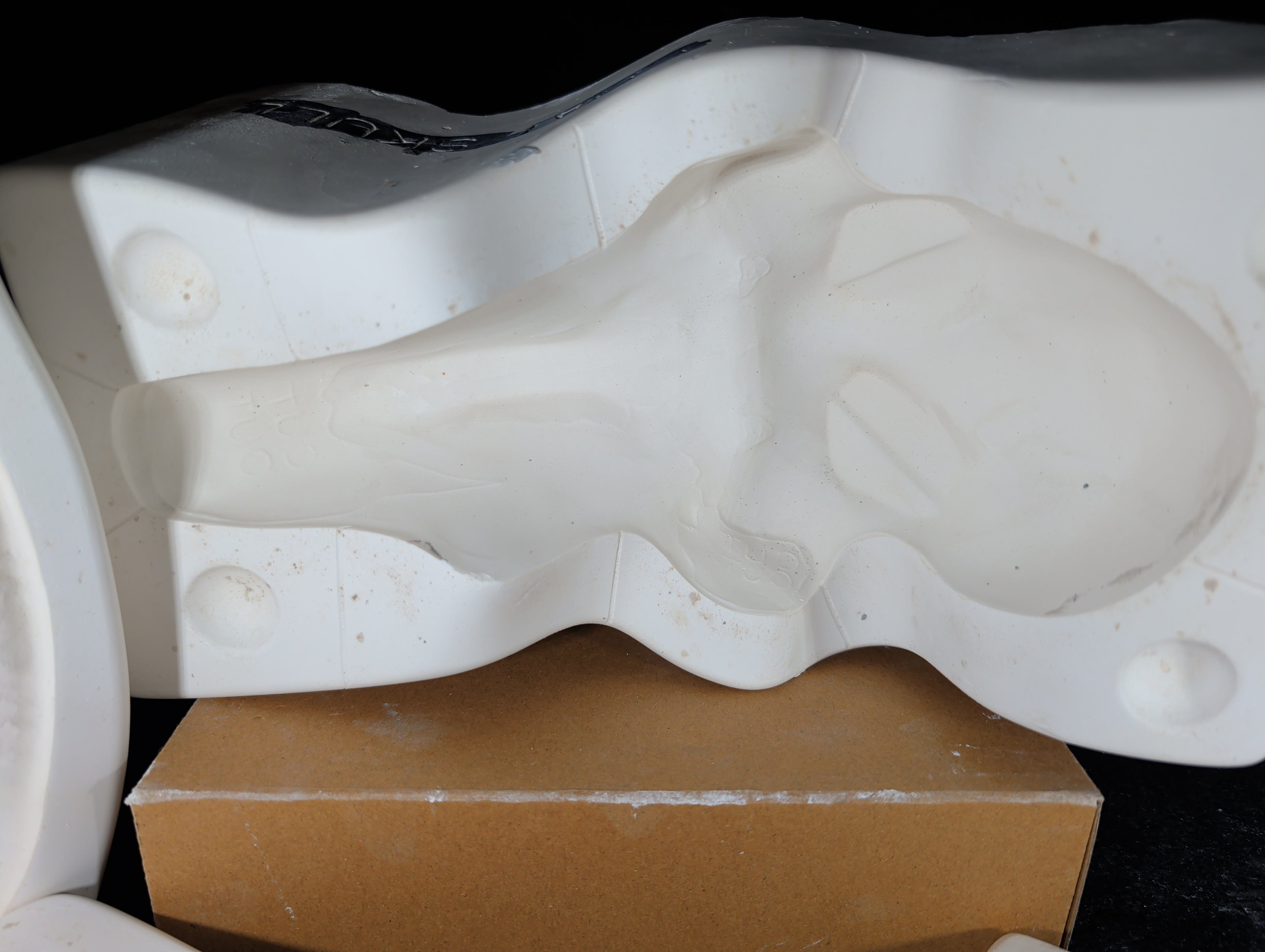 CM0019 - 1324 Doc HollidaySkull, Mountain Goat 13"L (2 molds)