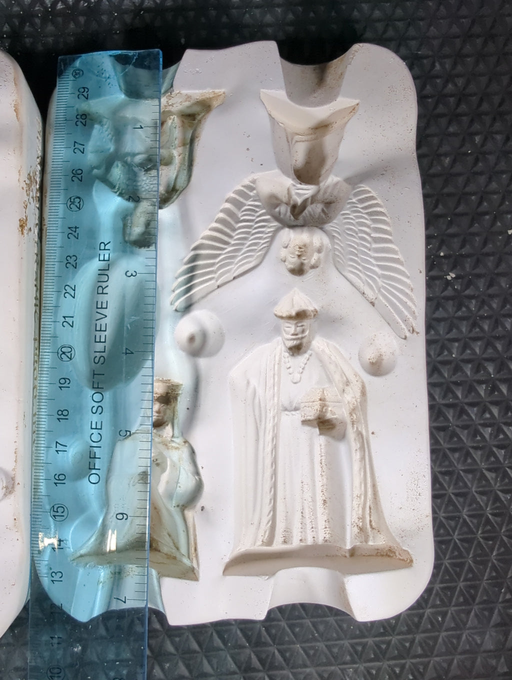 CM0374- DM-134C Duncan C of Nativity Set