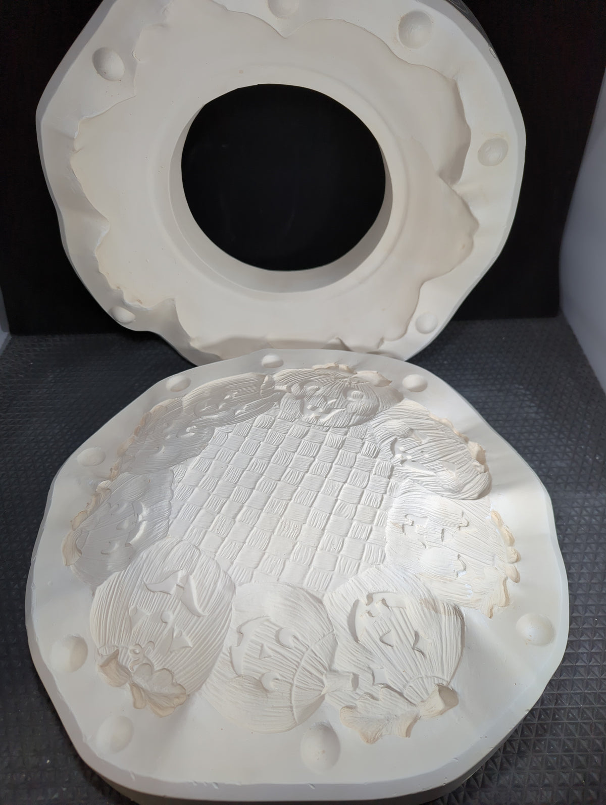 CM0957 - 594 Iandola Pumpkin-go-around Plate